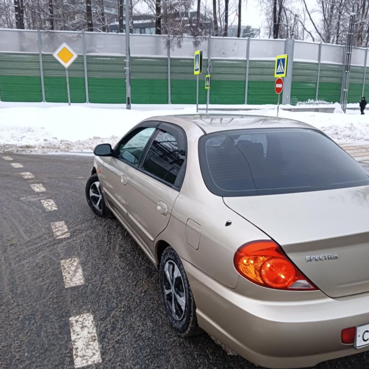 Kia Spectra, 2008