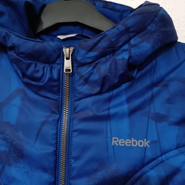 Куртка спортивная фирмы Reebok