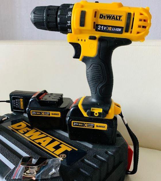 Шуруповерт 21V DeWALT