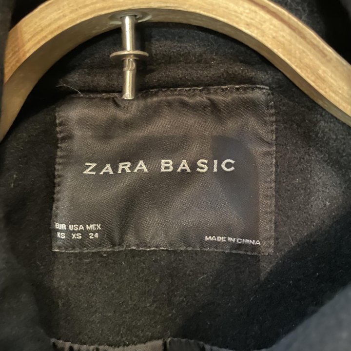 Пальто ZARA р.XS