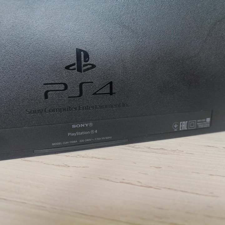 Sony PlayStation 4