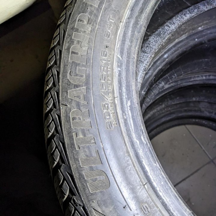 GoodYear UltraGrip Ice 2 205/55 R16 94T