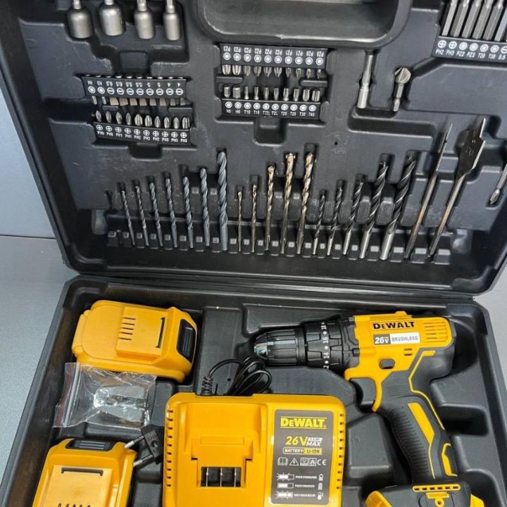 Шуруповерт Dewalt 26 v ударный с набором