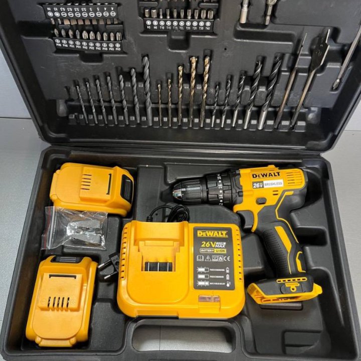 Шуруповерт Dewalt 26 v ударный с набором