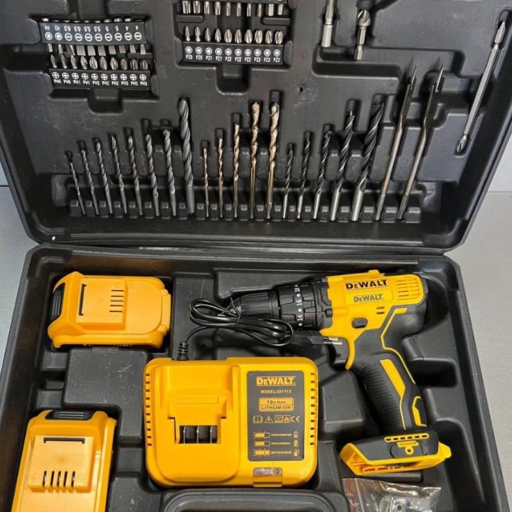 Шуруповерт Dewalt 18 v ударный с набором