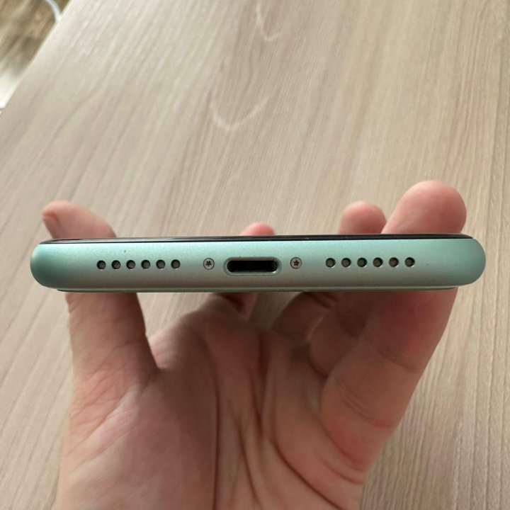 Продам iPhone 11