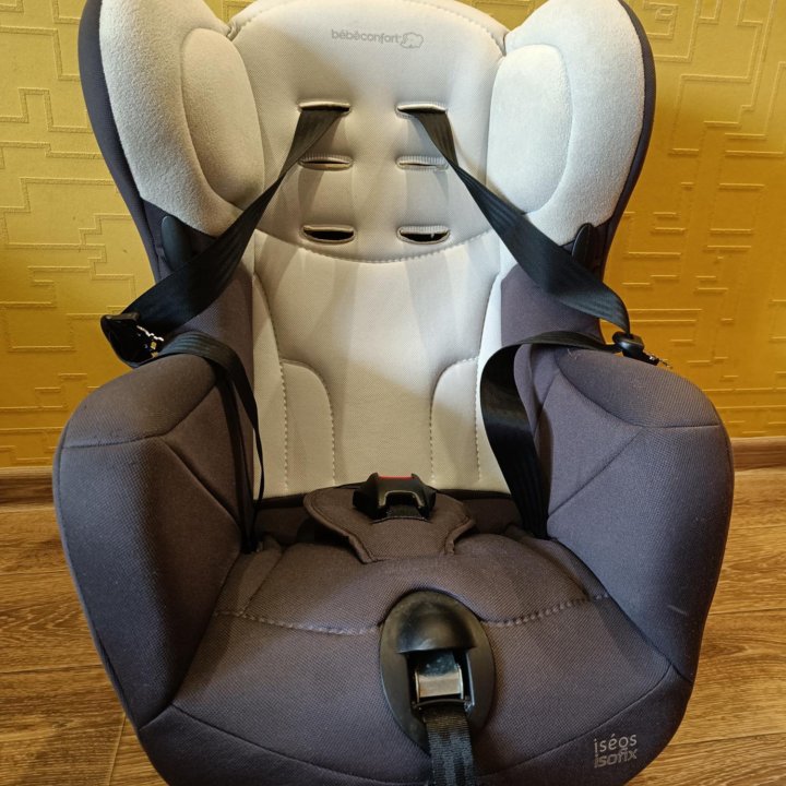 Автокресло Bebe Confort Iseos Isofix