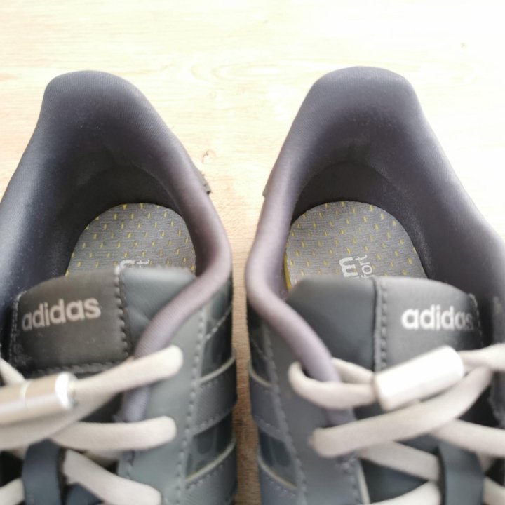 Кроссовки Adidas