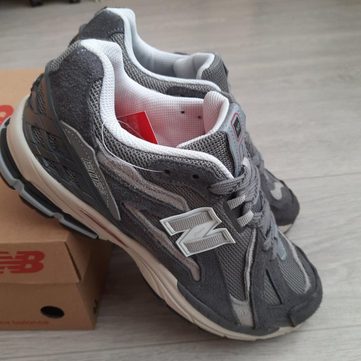 Кроссовки New Balance 1906 D