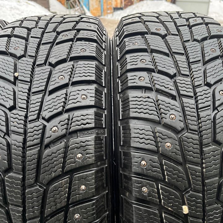 Зима Michelin 205/70 R15 + Диски Нива Шевинива