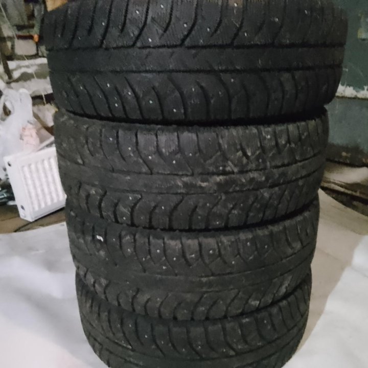 Bridgestone 215/65 R16