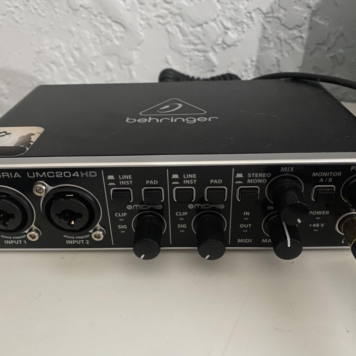 Behringer U-Phoria UMC 204 HD