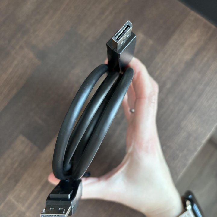 кабель DisplayPort