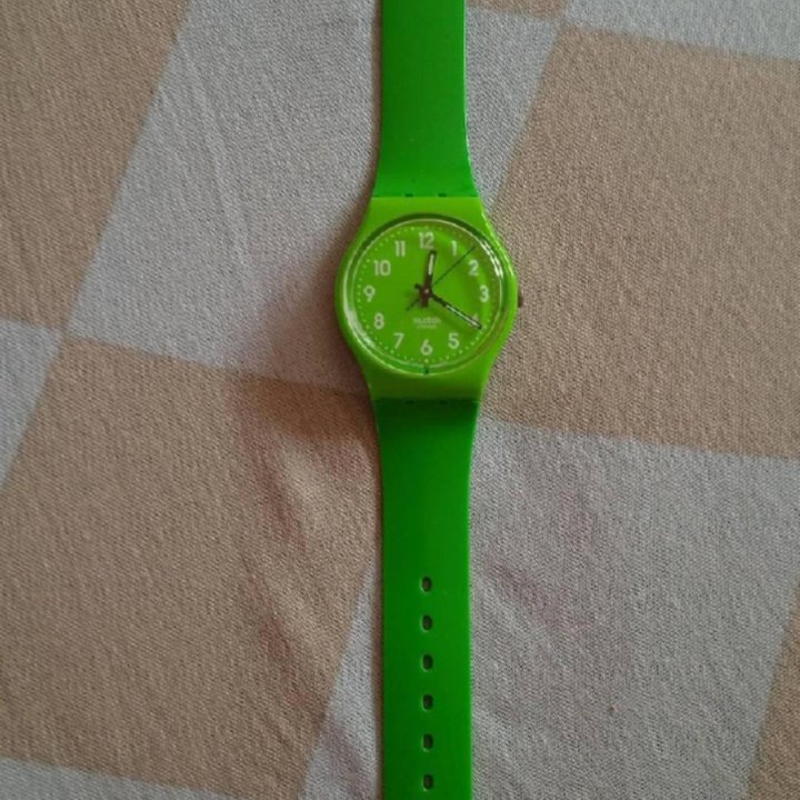 Часы Swatch.