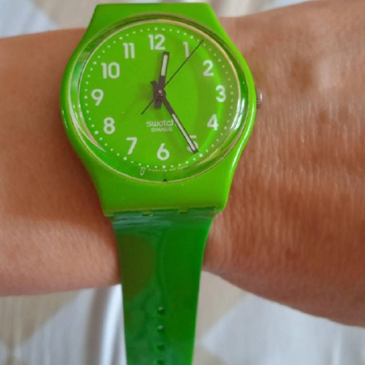 Часы Swatch.