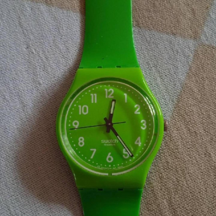 Часы Swatch.