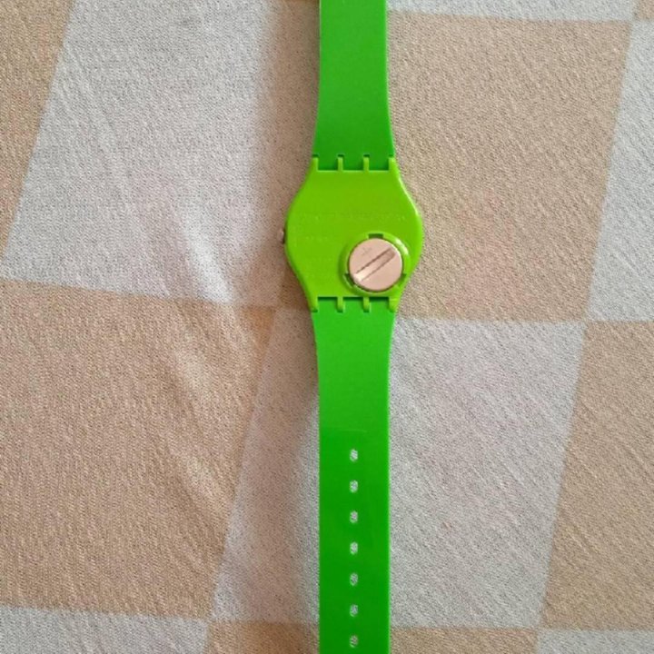 Часы Swatch.