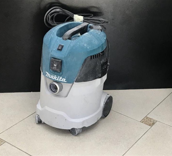 Строительный пылесос Makita VC2512L