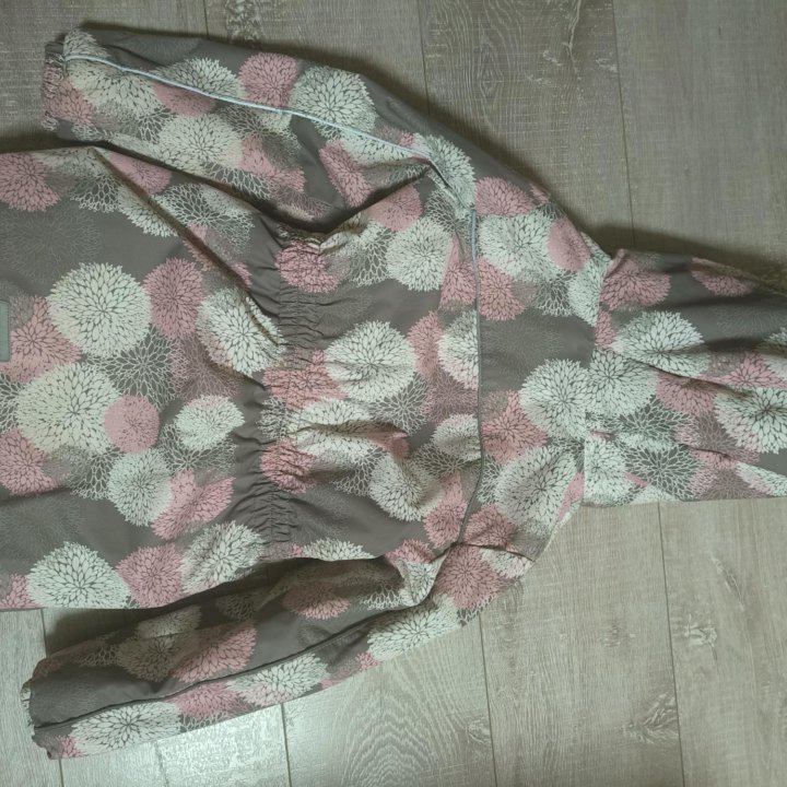 Куртка для девочки,большемерит