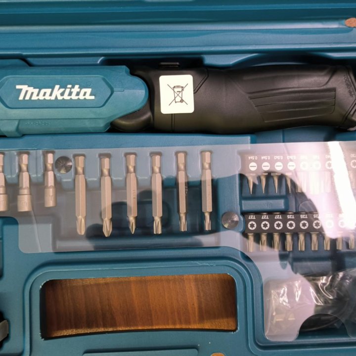 Оригинал отвёртка Makita DF001DW новая