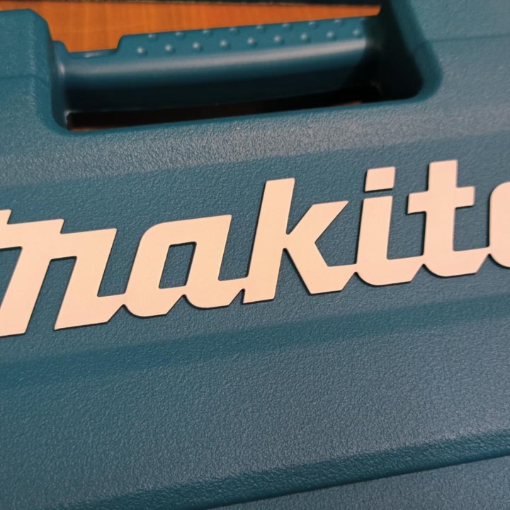 Оригинал отвёртка Makita DF001DW новая