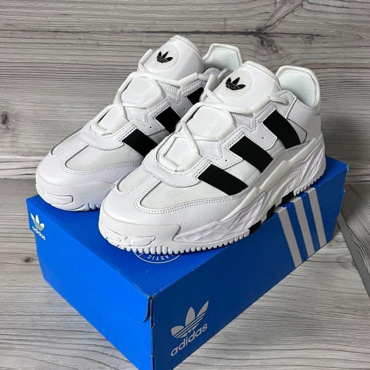 Кроссовки Adidas