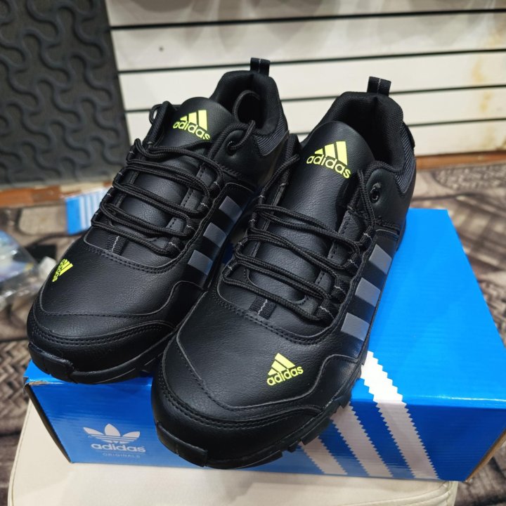 кроссовки adidas