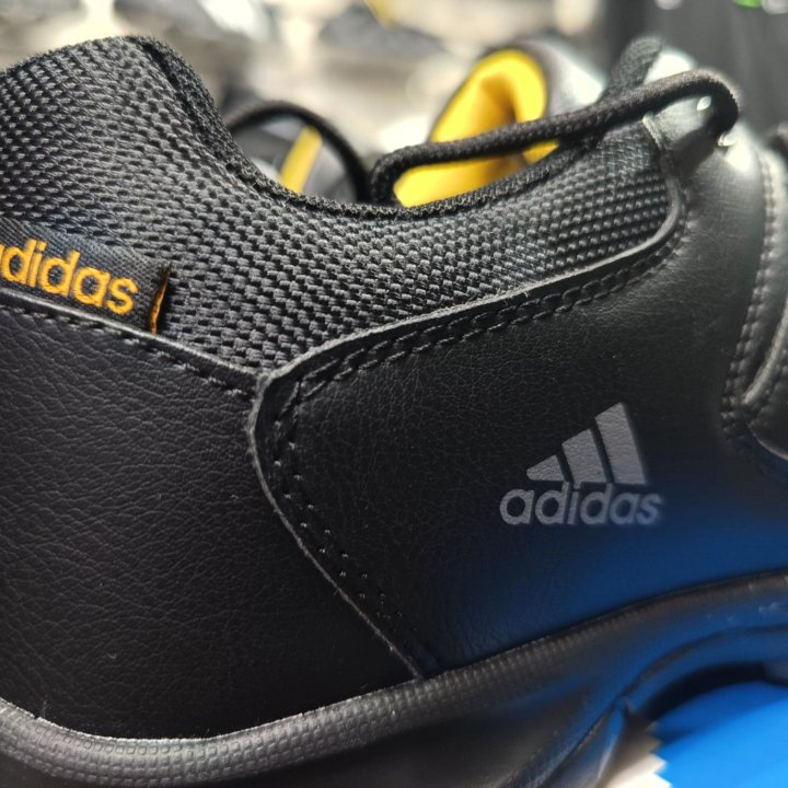 кроссовки adidas