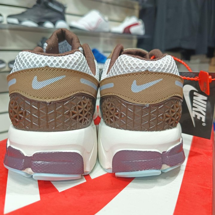 кроссовки Nike air zoom vomero 5