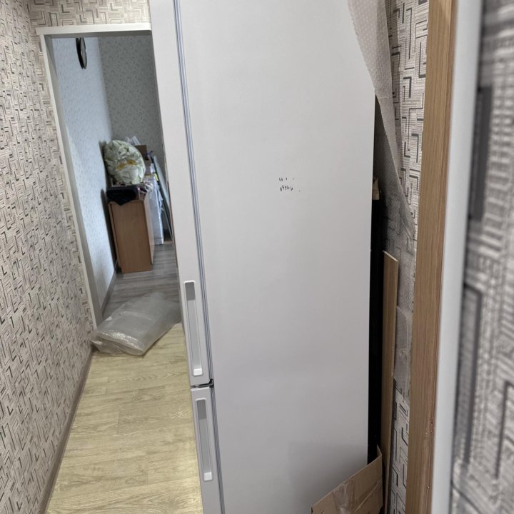 Холодильник Hotpoint-Ariston HF 4200 W