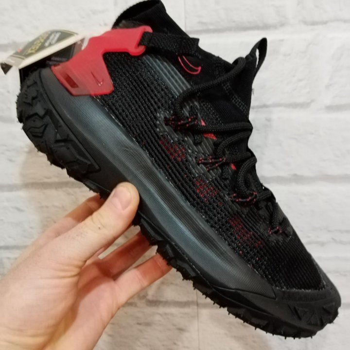 Кроссовки Nike ACG