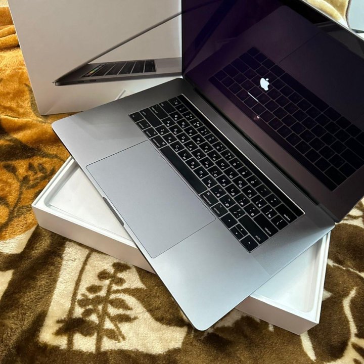 A1707, MacBook Pro 15 2017 , 70 циклов , Сore i7 2