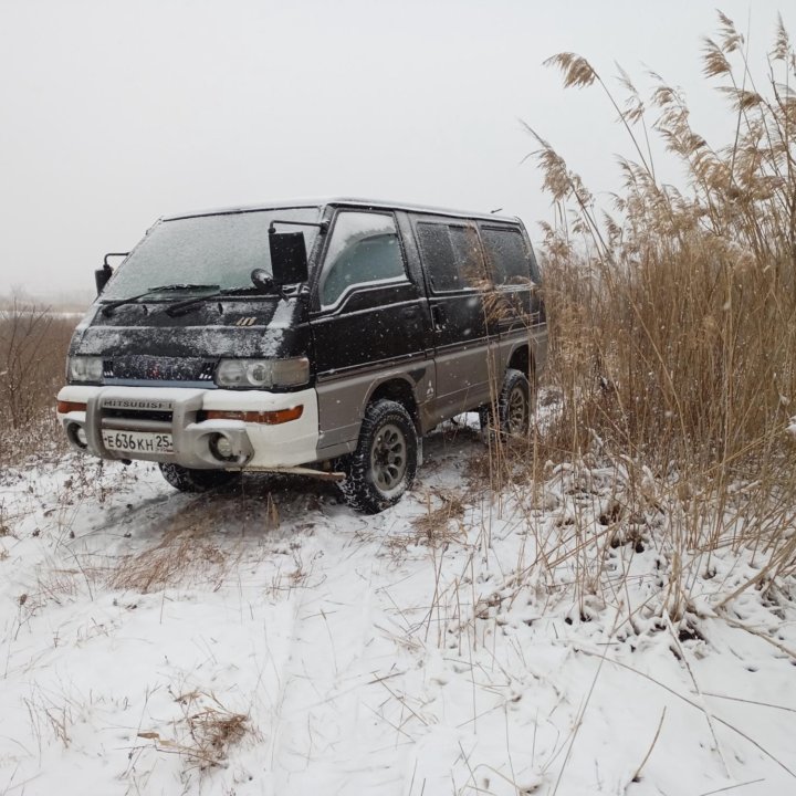 Mitsubishi Delica, 1998