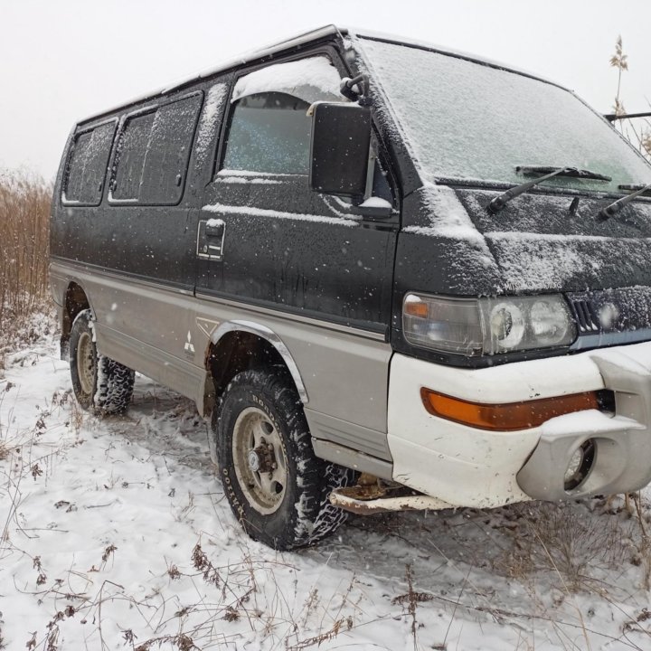 Mitsubishi Delica, 1998