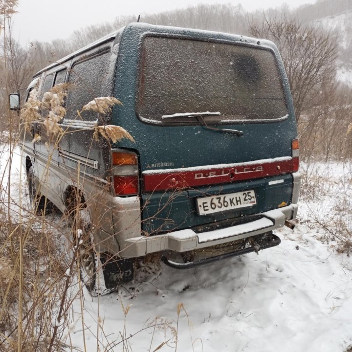 Mitsubishi Delica, 1998