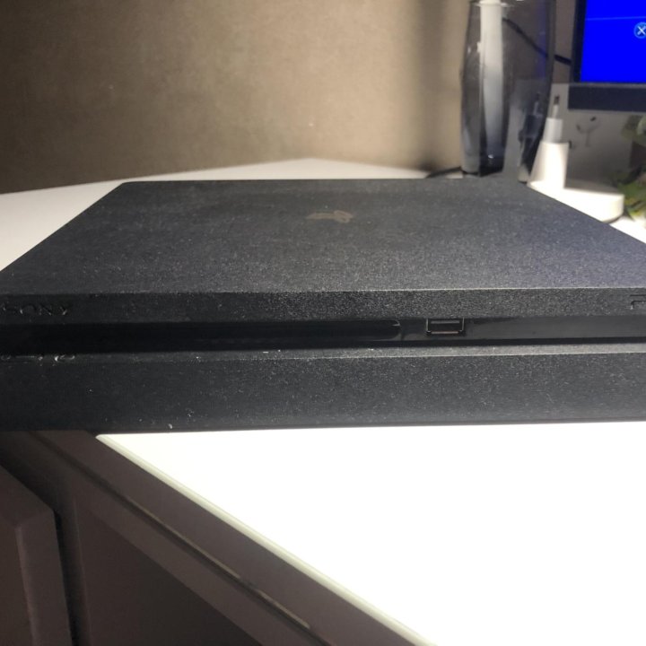 PlayStation 4 slim