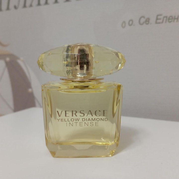 Versace yellow diamond intense