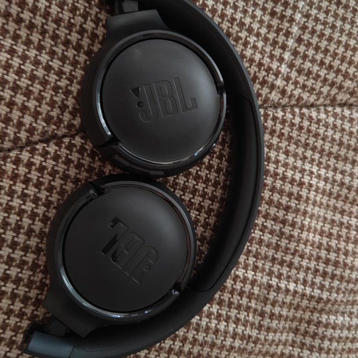 Наушники JBL BT560