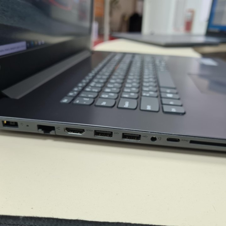 Lenovo 17.3