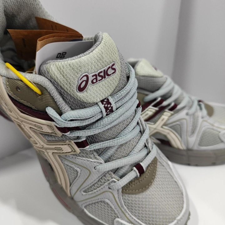 Кроссовки ASICS 