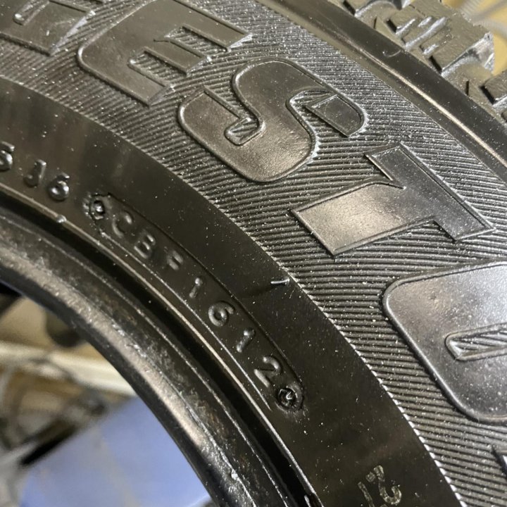 Bridgestone Ice Cruiser 7000 185/70 R14 1шт