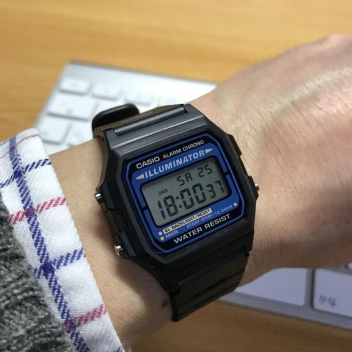 Наручные часы CASIO F-105W-1A