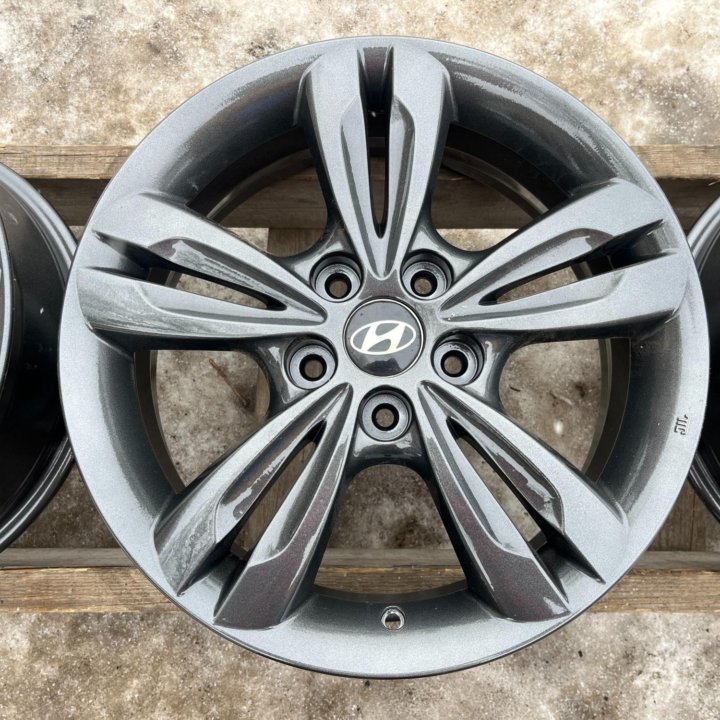 Оригинал Литые Диски R17 Hyundai 5x114.3 D67.1