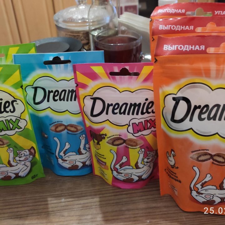 Вкусняшка для кошек DREAMIES