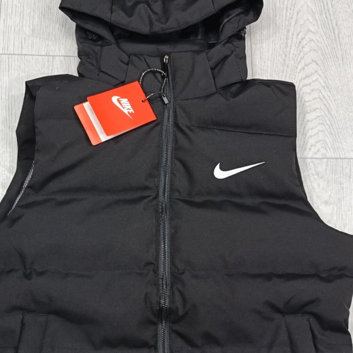 жилетка nike утеплённая