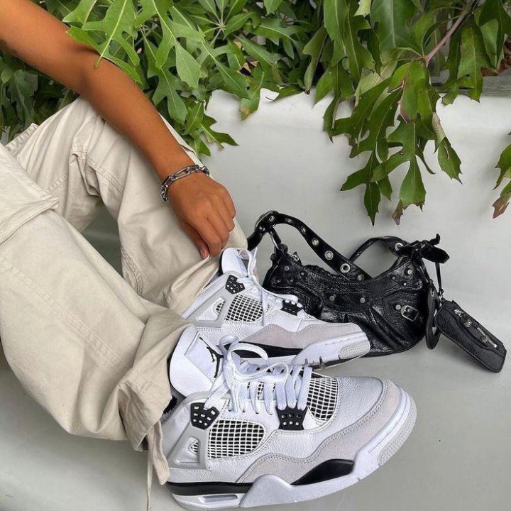 Кроссовки Jordan 4 white black