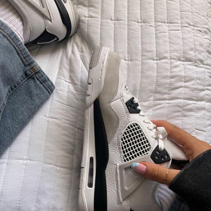 Кроссовки Jordan 4 white black