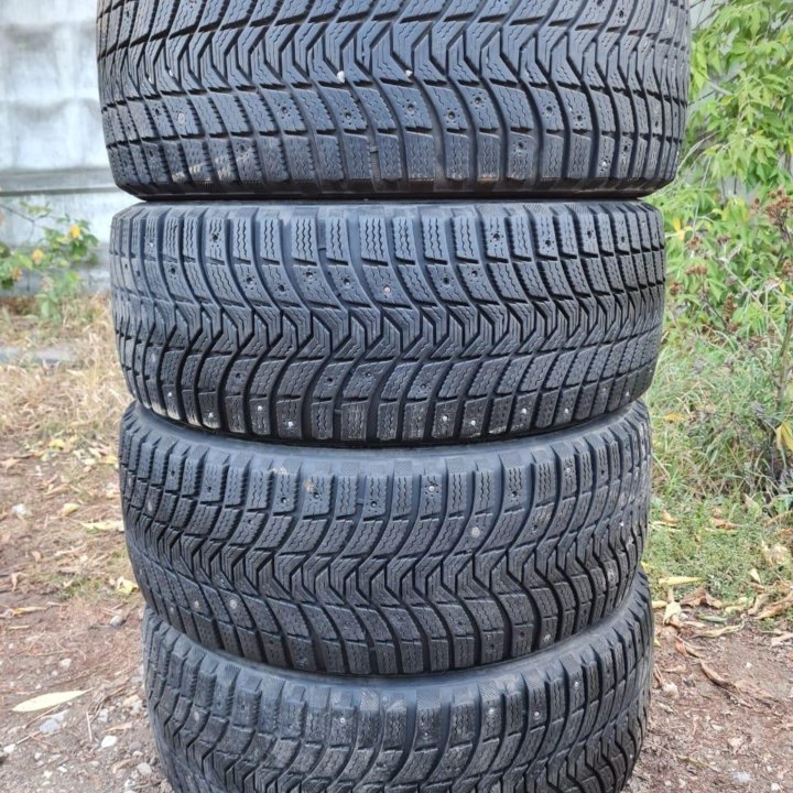 Michelin X-Ice North 3 245/45/19