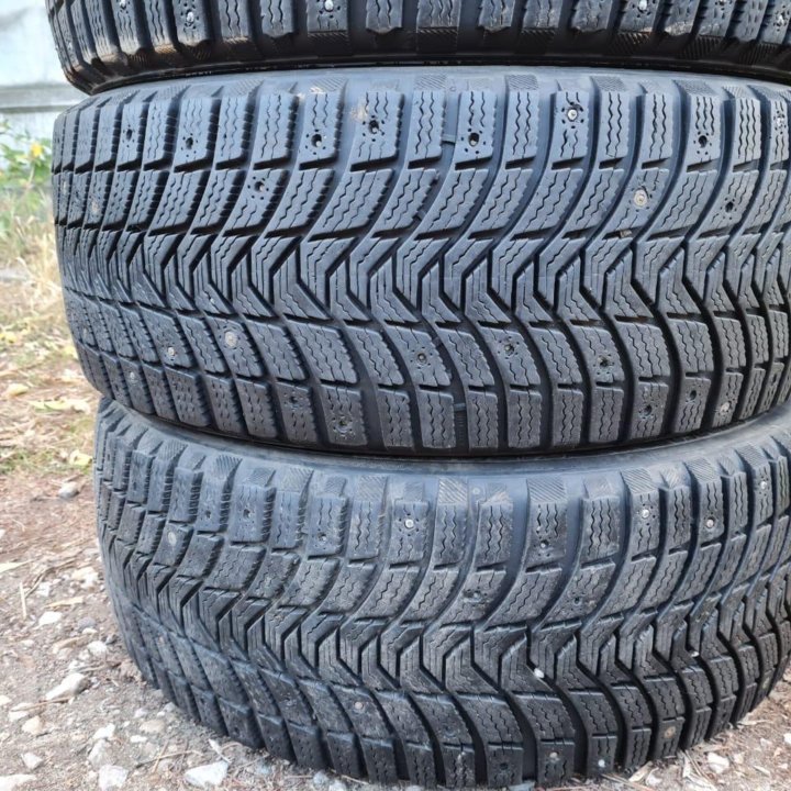 Michelin X-Ice North 3 245/45/19