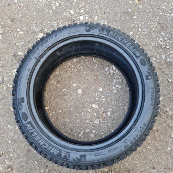 Michelin X-Ice North 3 245/45/19